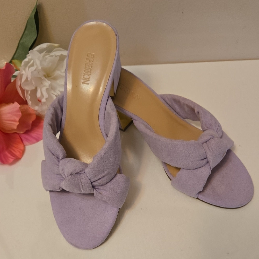 Expressions Lilac Sandals with Knotted Design 7
